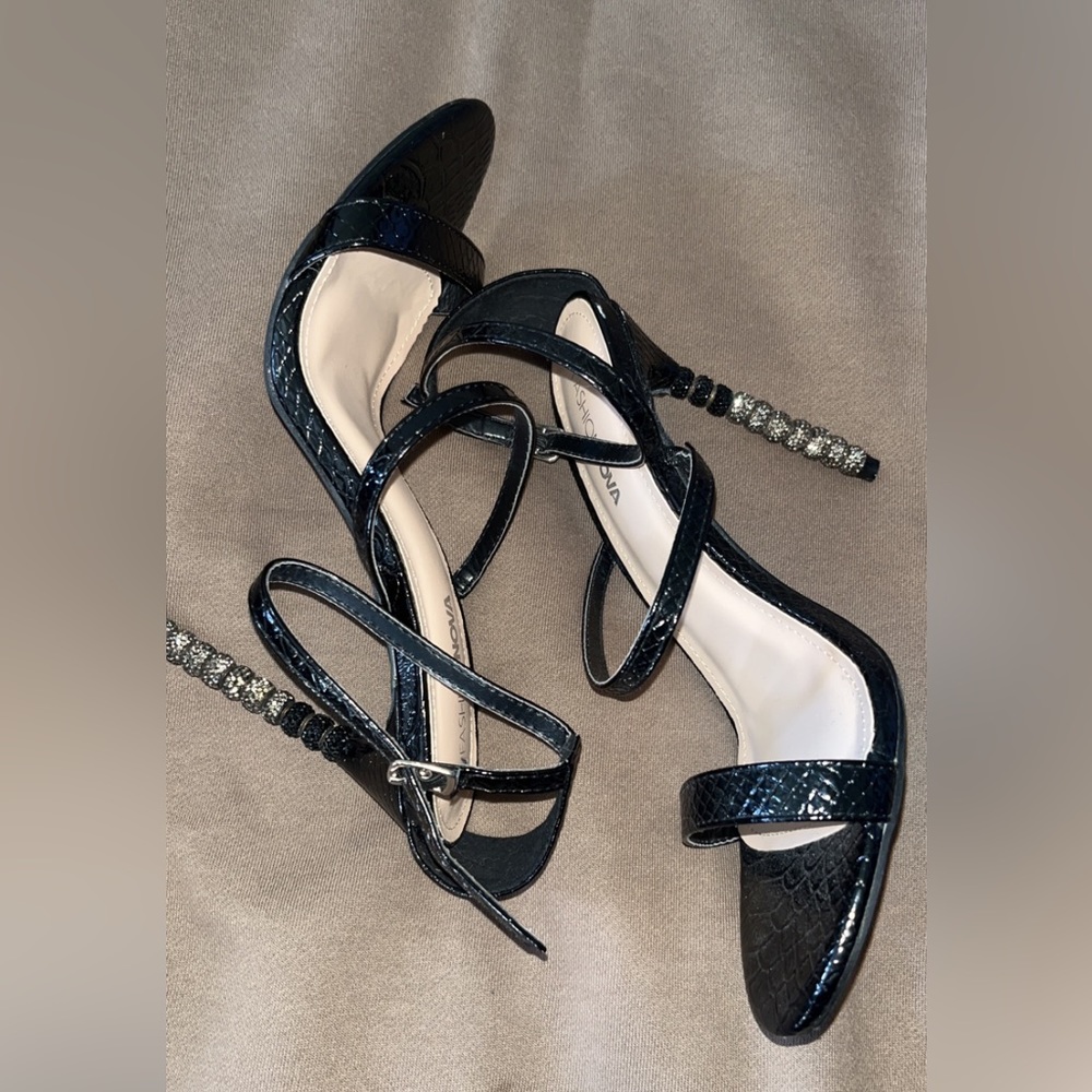 Fashio Nova heels